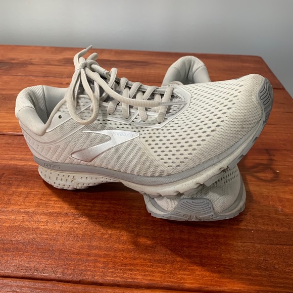 Brooks Shoes - Brooks Ghost 12 Running Shoe size 9.5